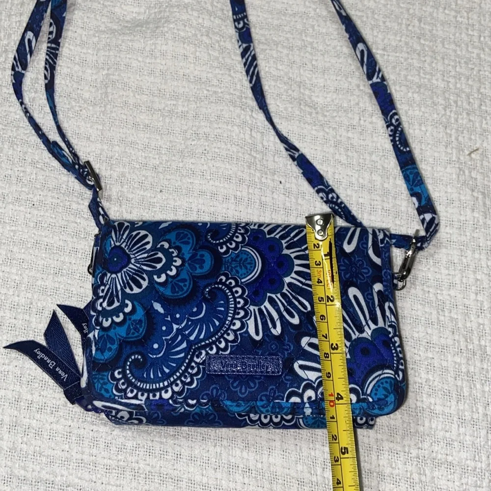 Like new Vera Bradley floral 3-in-1 Crossbody